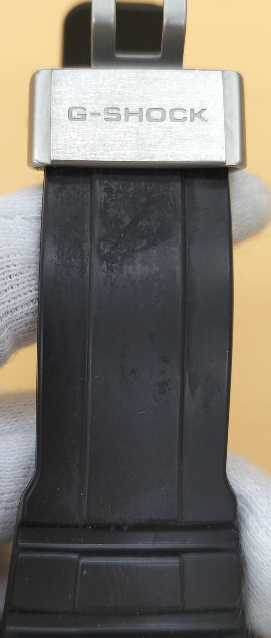 ベルトに擦れ跡あります。