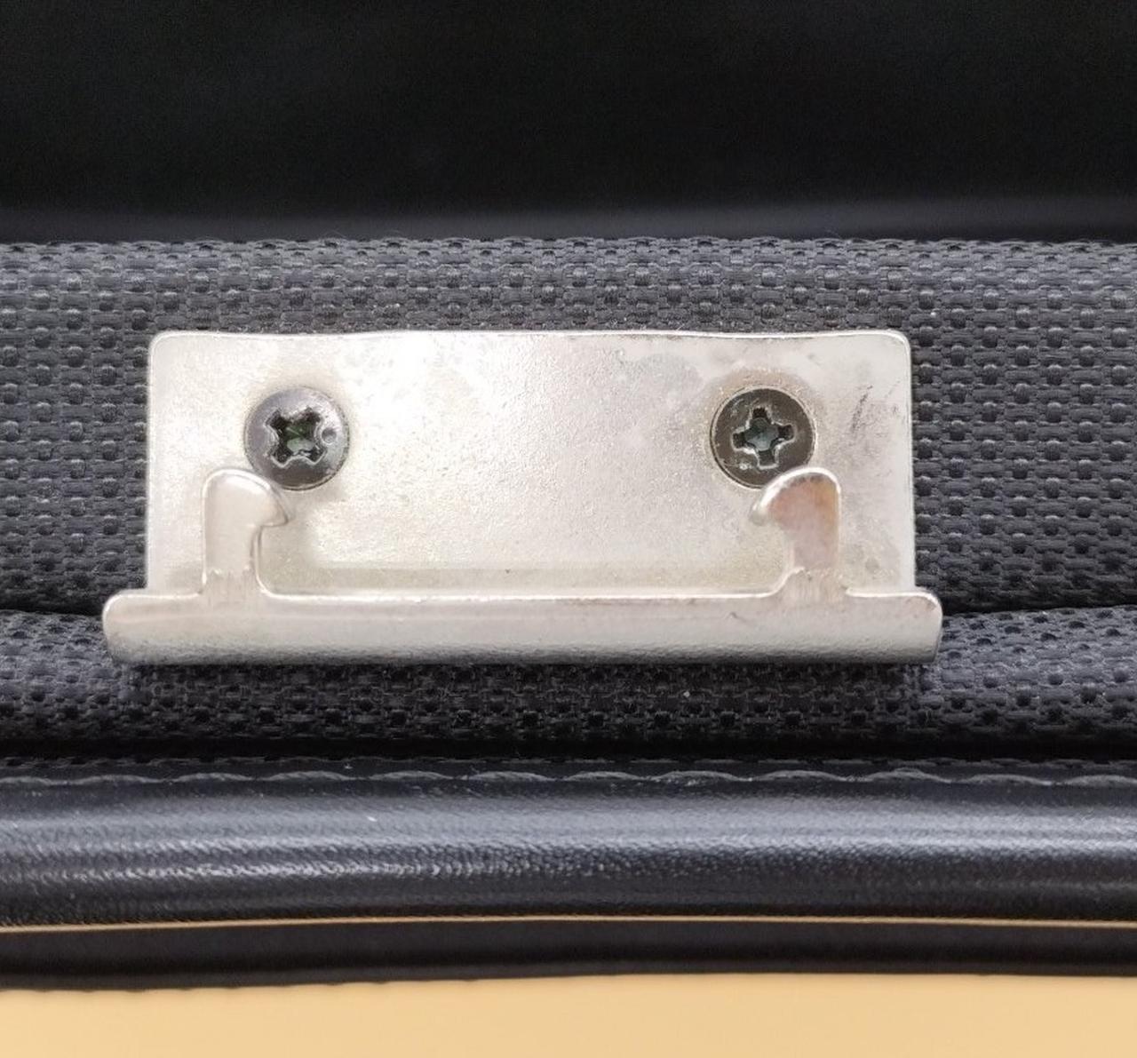 金具部分汚れが有ります