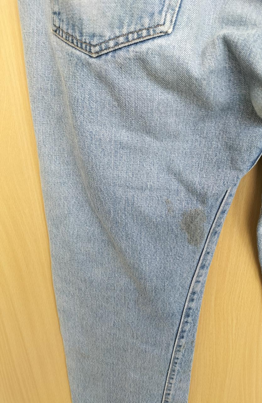 シミ汚れが有ります。