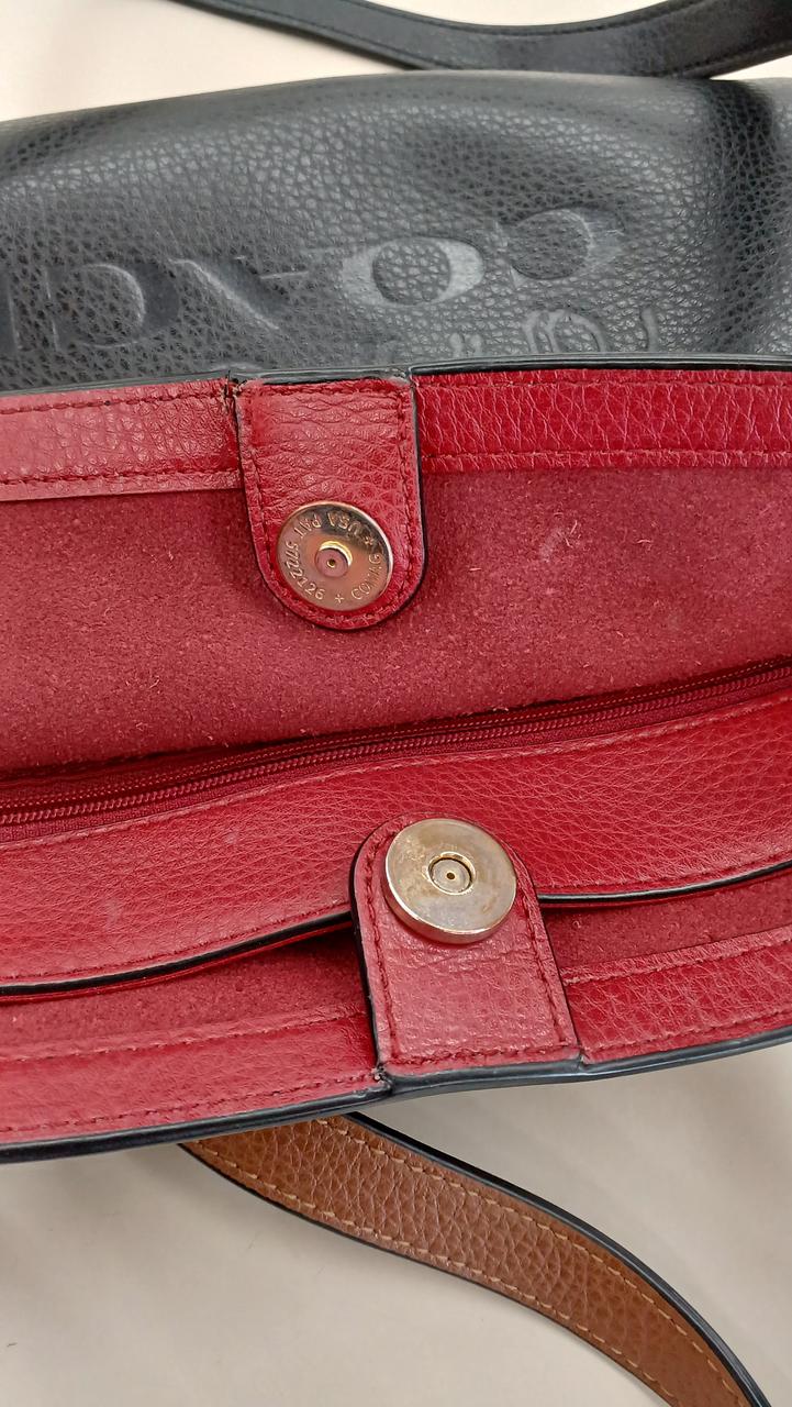 内側金具変色あります。