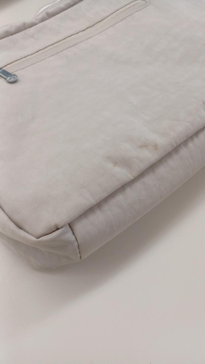 裏面　汚れあり。