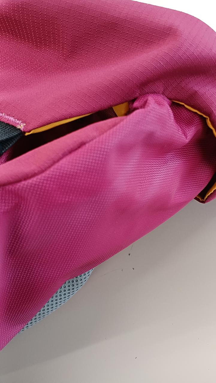 反対側サイドも色褪せあります。