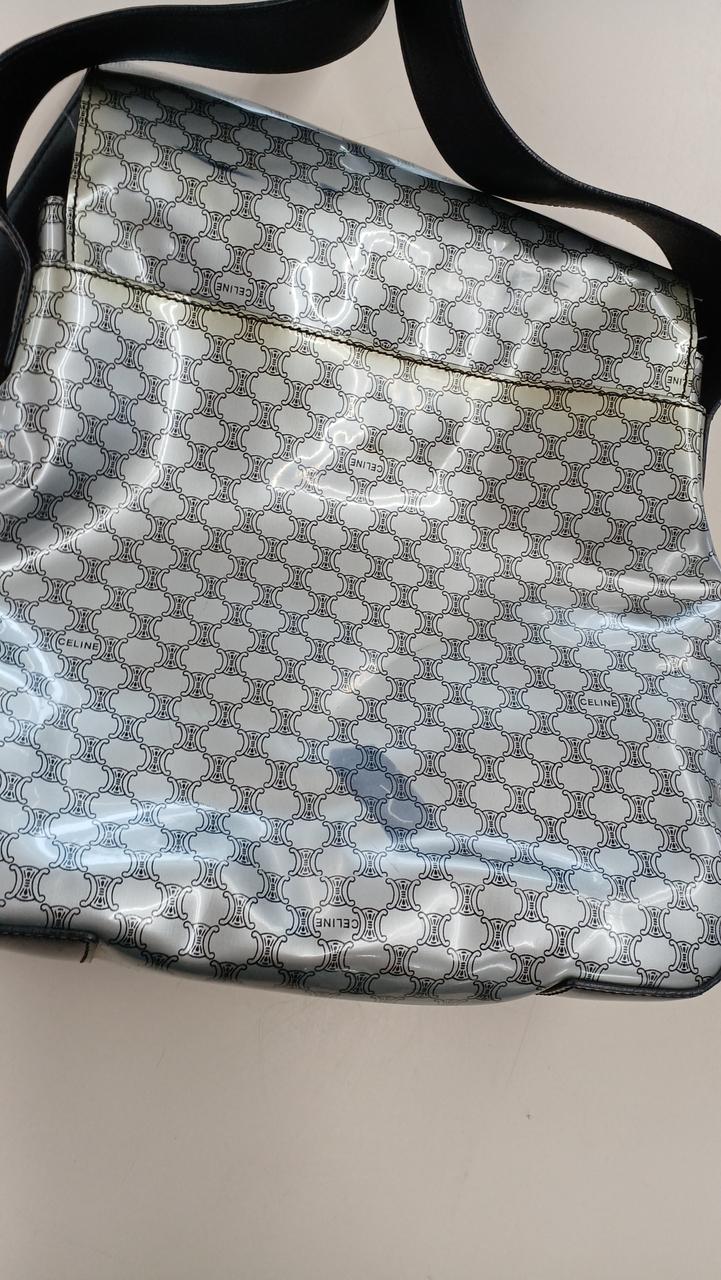 背面テ-プあとの様なしみあり。