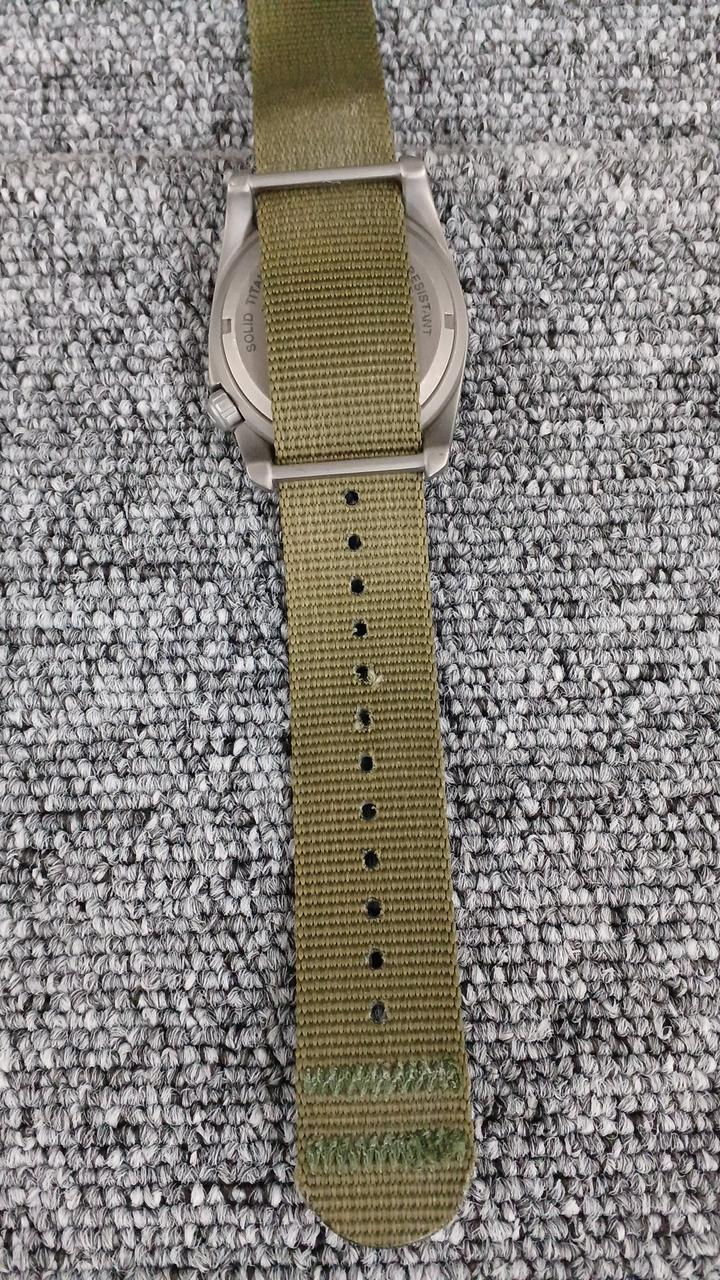 ベルト変色あります。