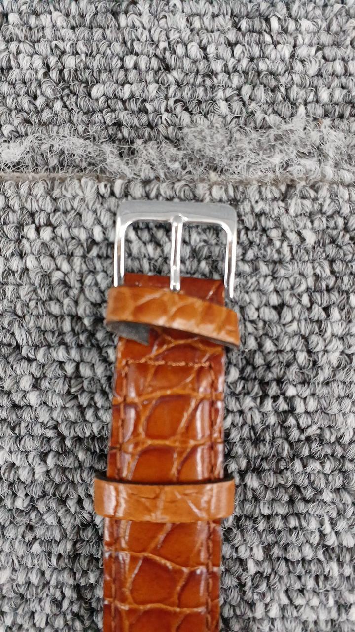 ベルト止め外れています。