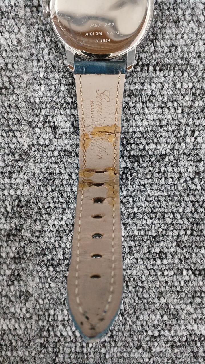 ベルト劣化しています。