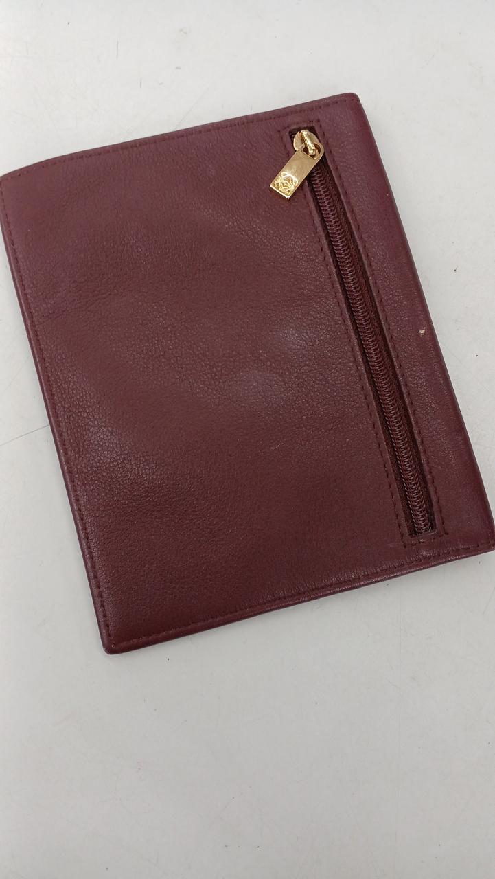 少し素材にスレ箇所あり。