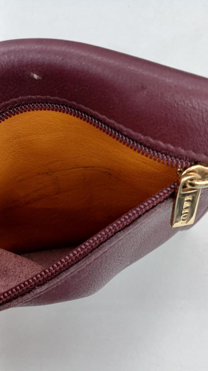 内側に傷汚れあり。