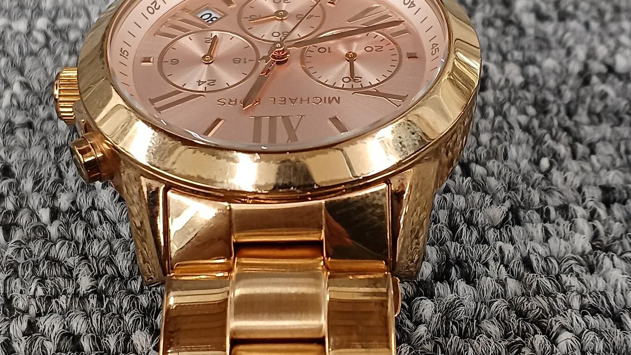 文字盤側面劣化しています。