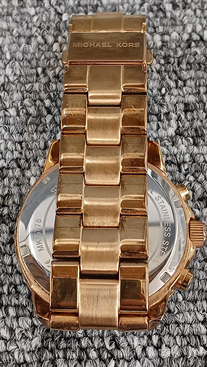 ベルト所々劣化しています。