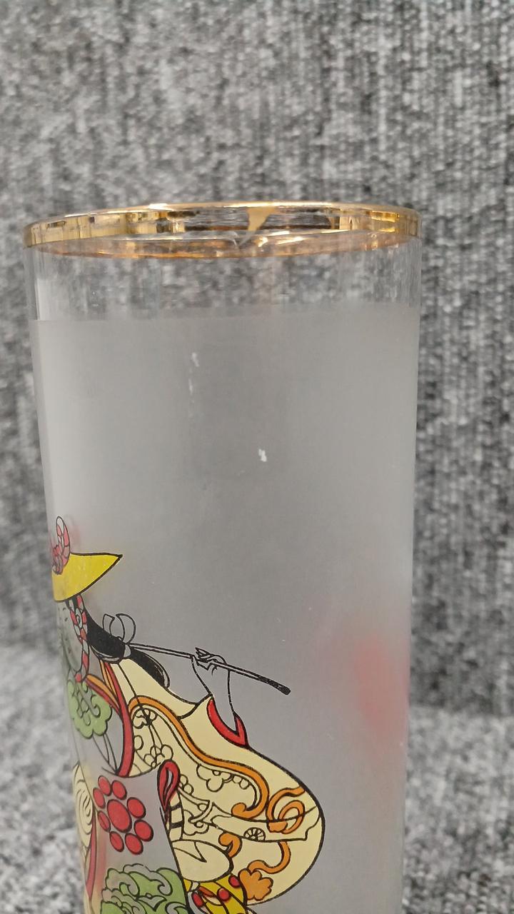 シール跡や汚れあり