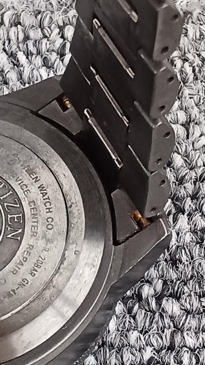 ネジ錆びています。