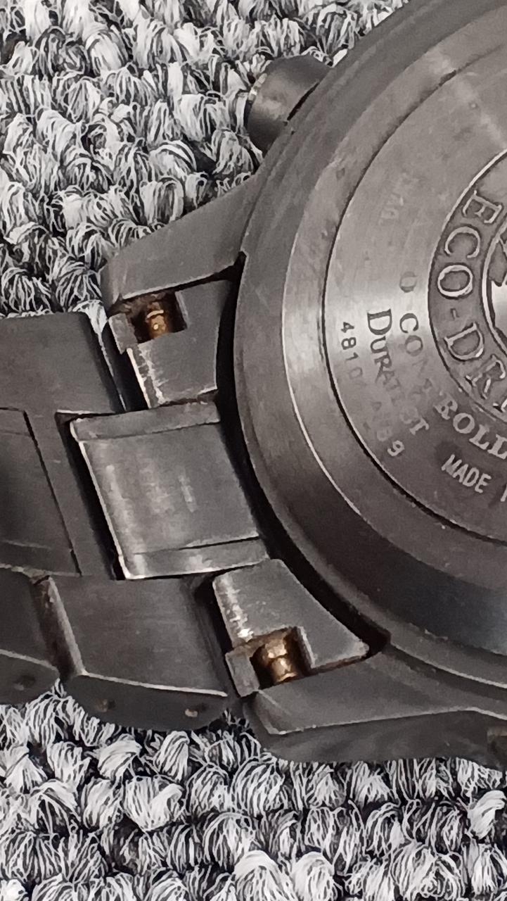 ネジ錆びています。