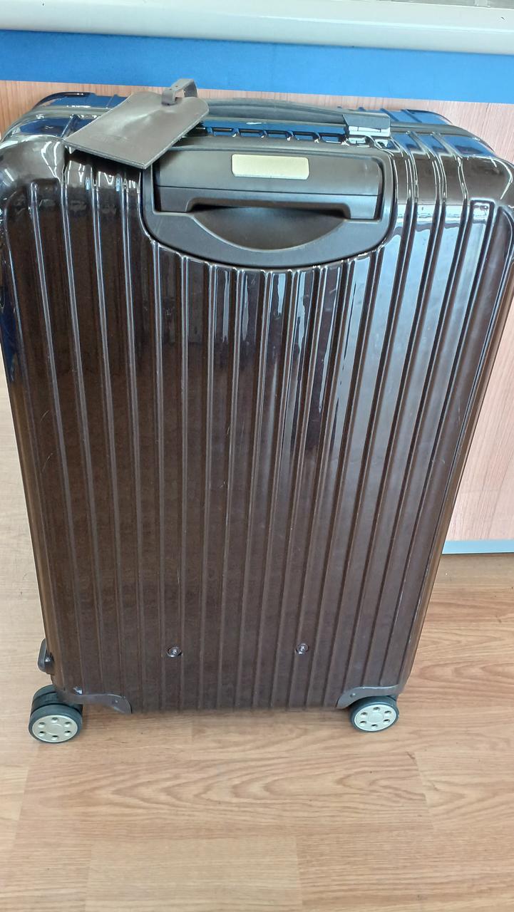 ダメージ、シール跡などあります。