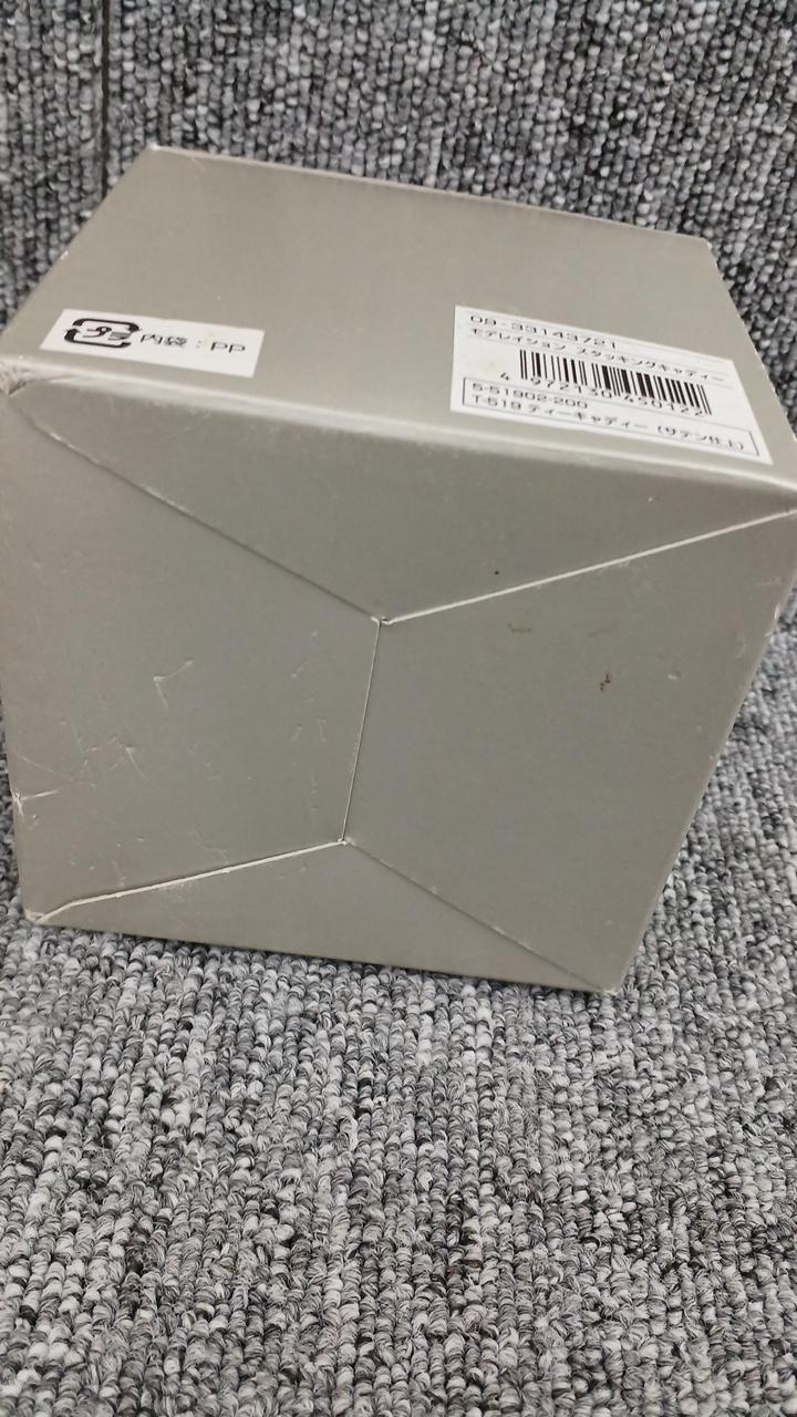 外箱に傷みあります