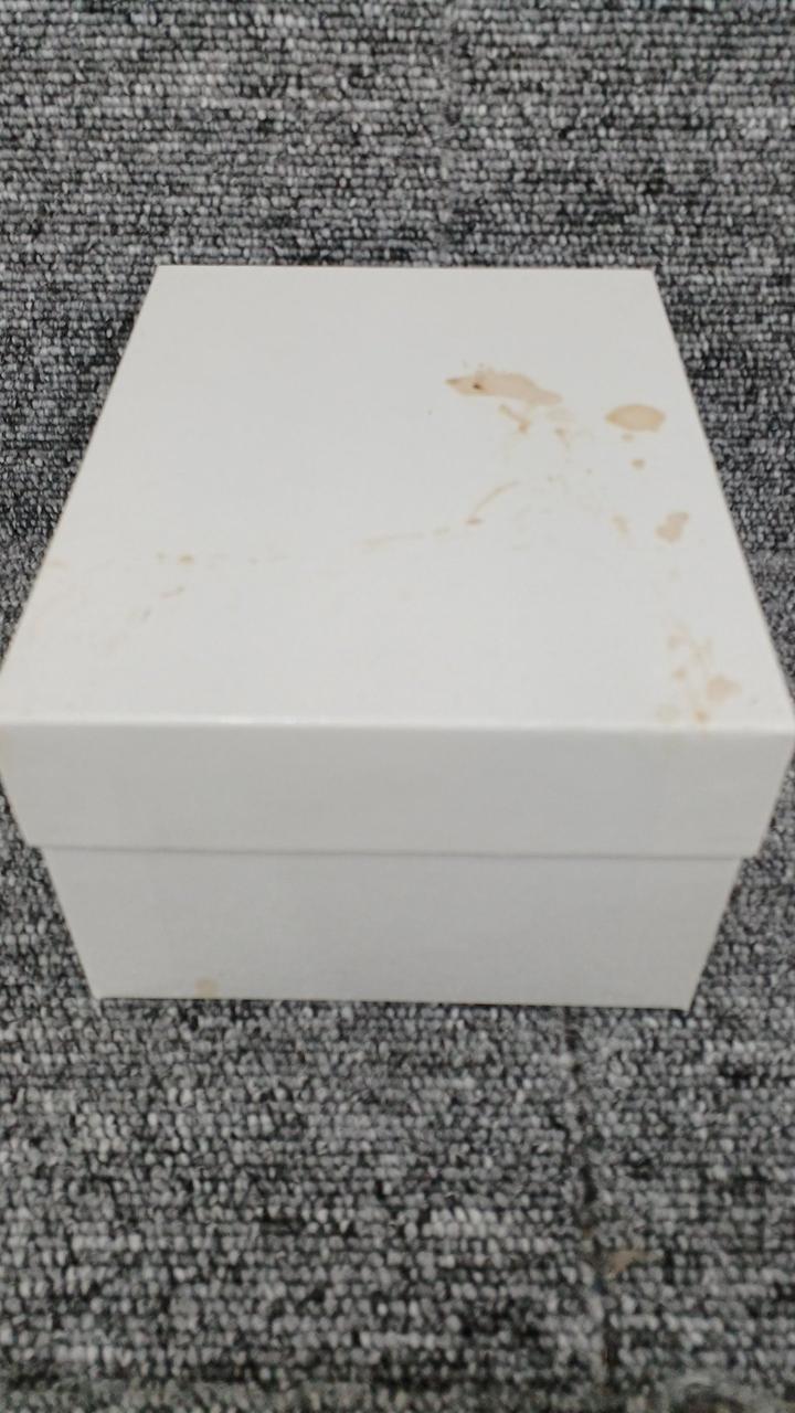 シミあります。