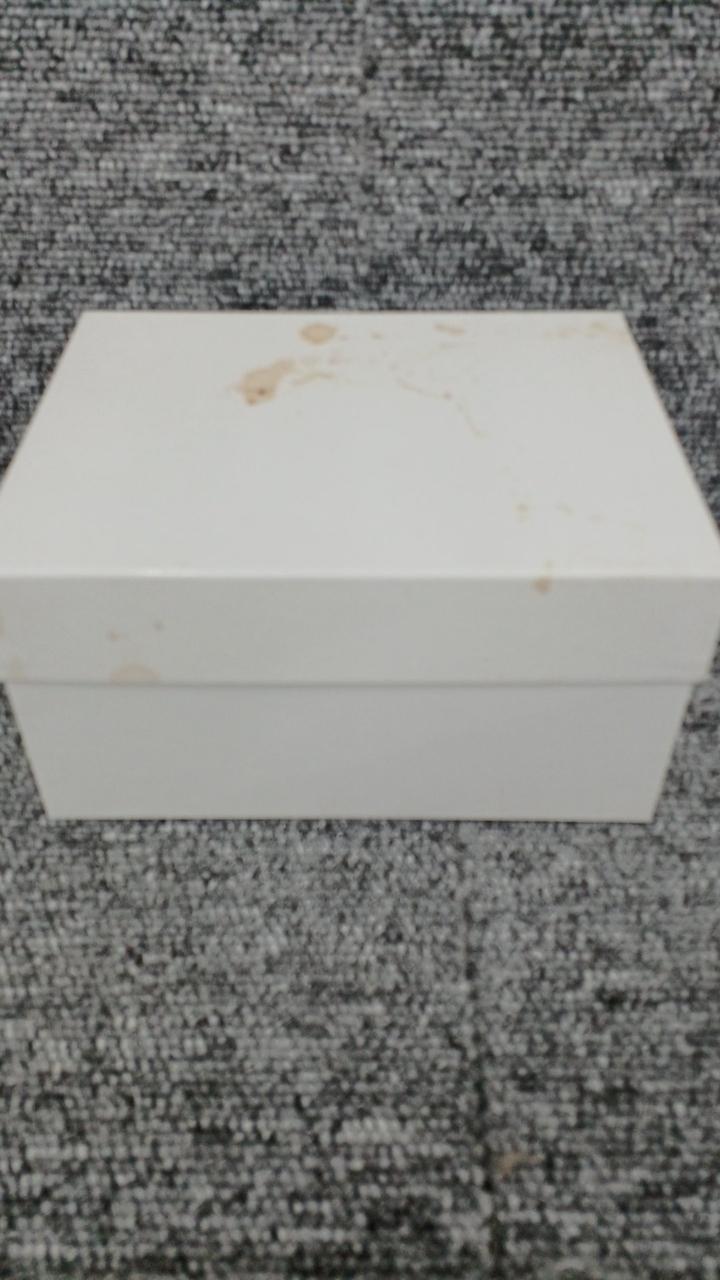 シミあります。