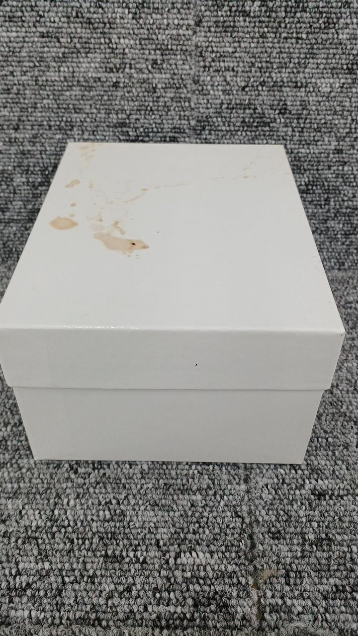 シミあります。