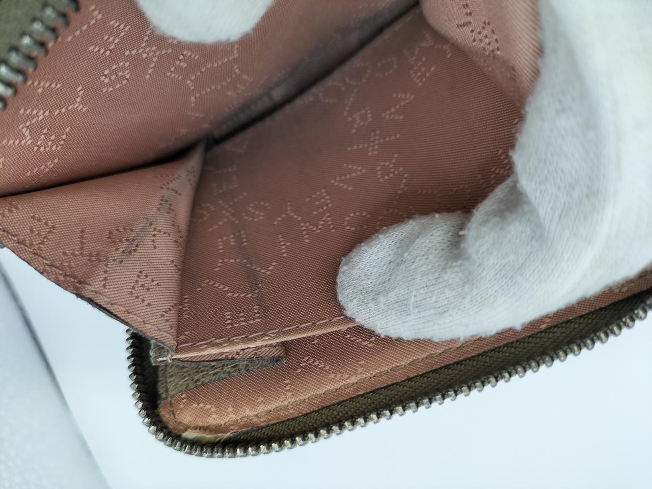 若干の黒ズミあります