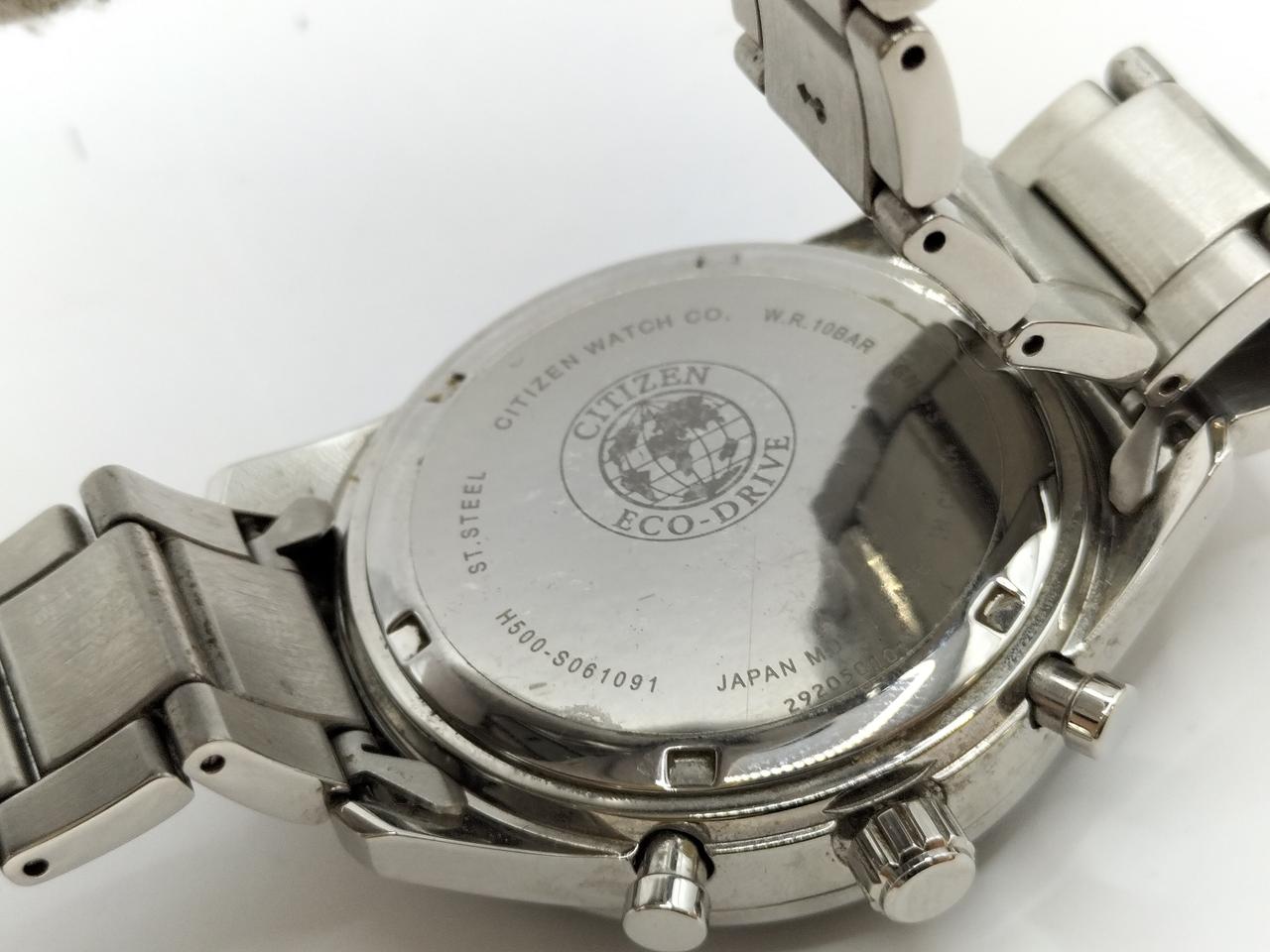 細かな傷多数あります。