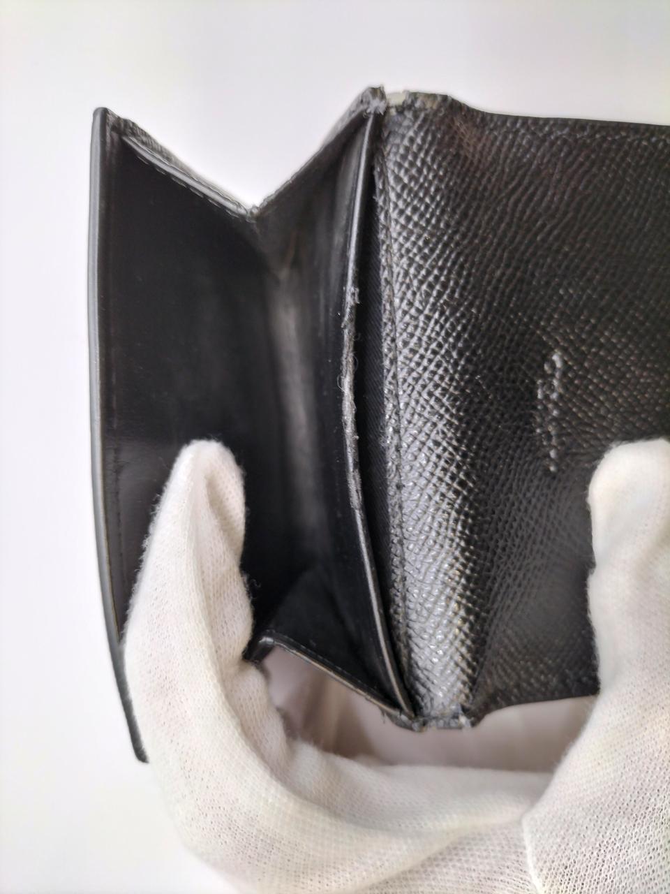 破れている箇所があります