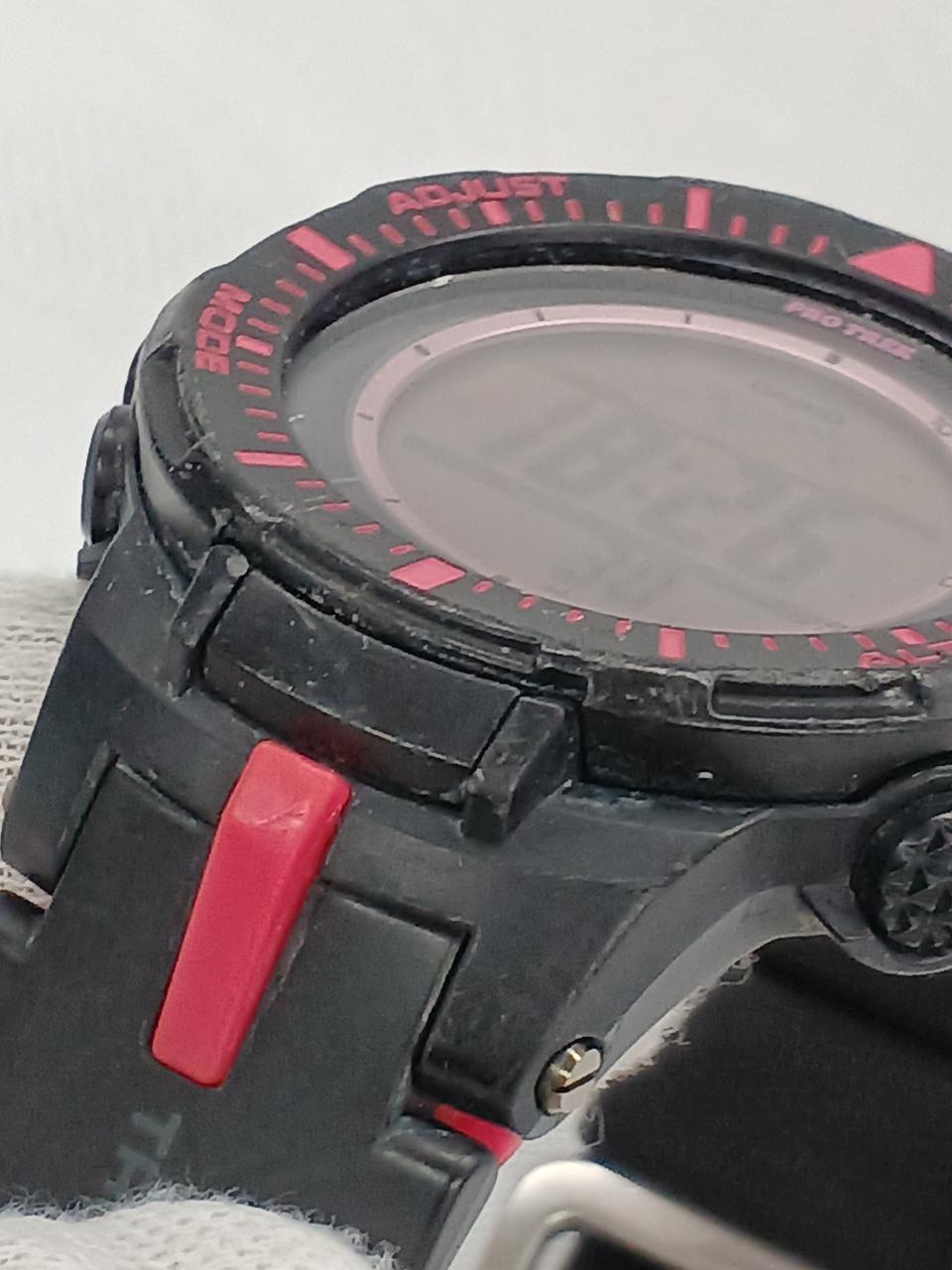 全体的にキズ等のご使用感がございます。