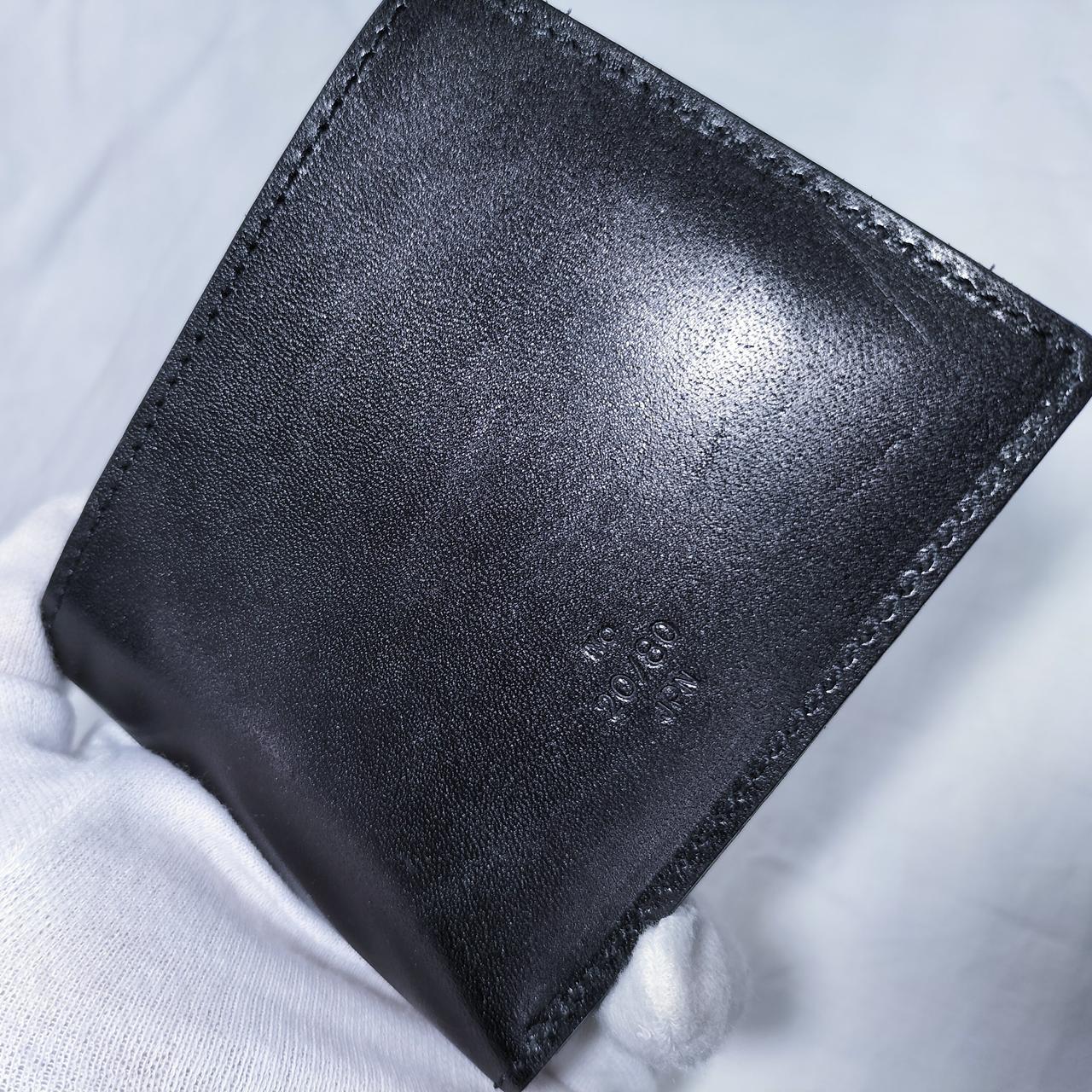 若干スレキズがございます。