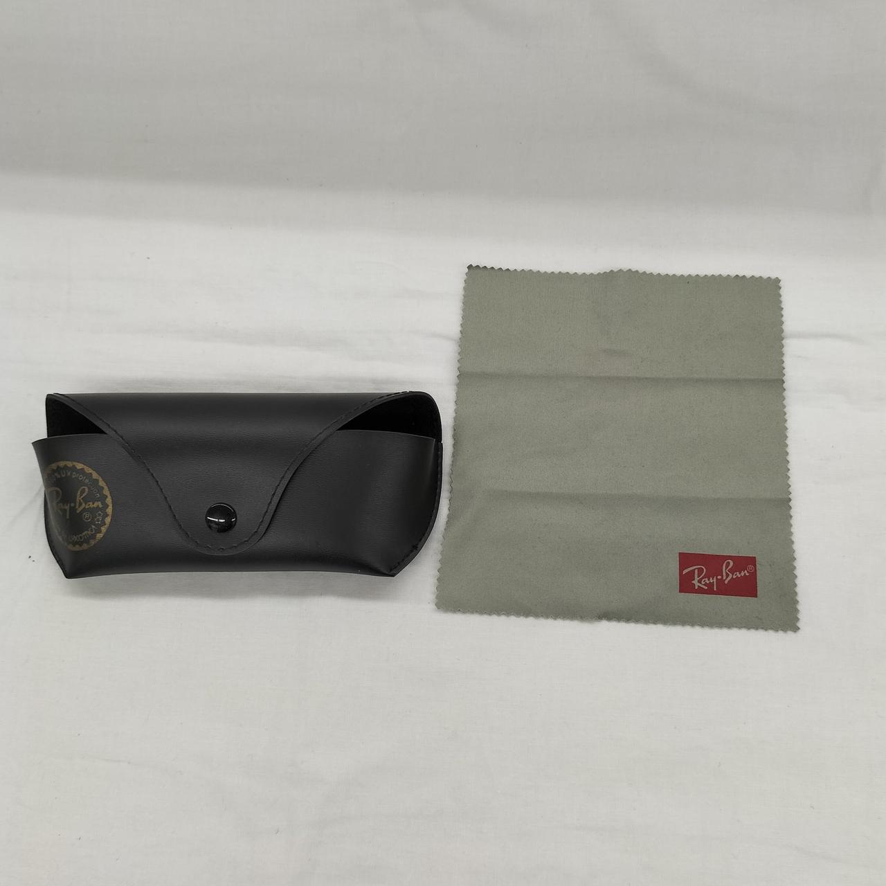 付属品/メガネクロスに汚れ有り。