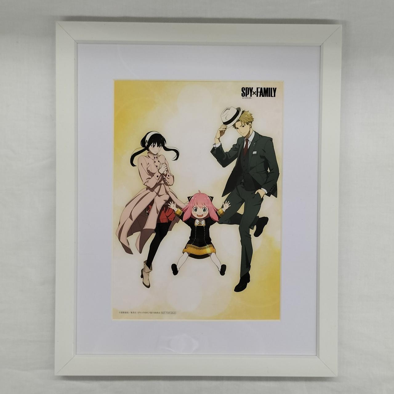 光に当てると若干擦り傷が見られます。