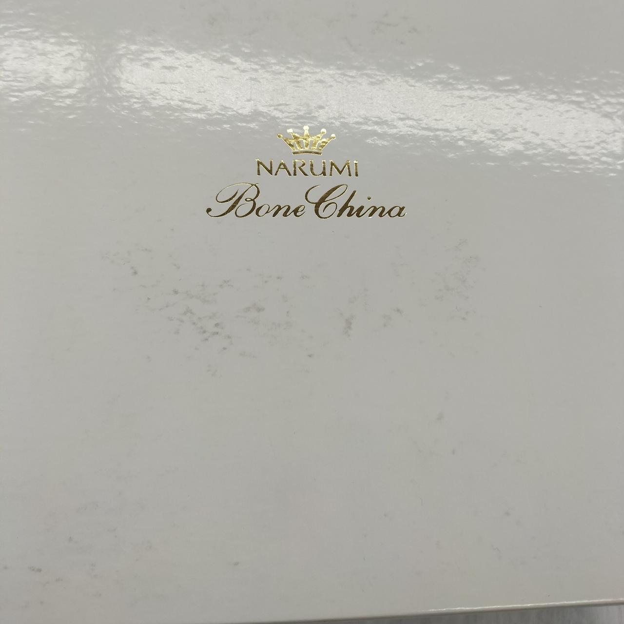 スレ汚れ等のダメージがございます。