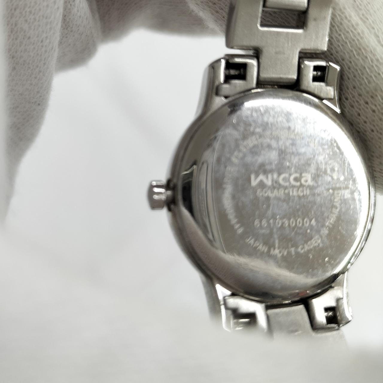 スレ傷等のダメージがございます。