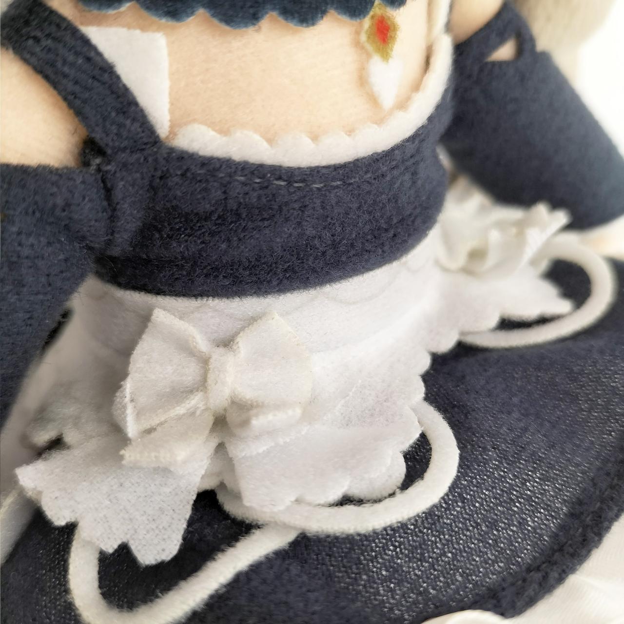 リボンパーツに若干変色が見られます。