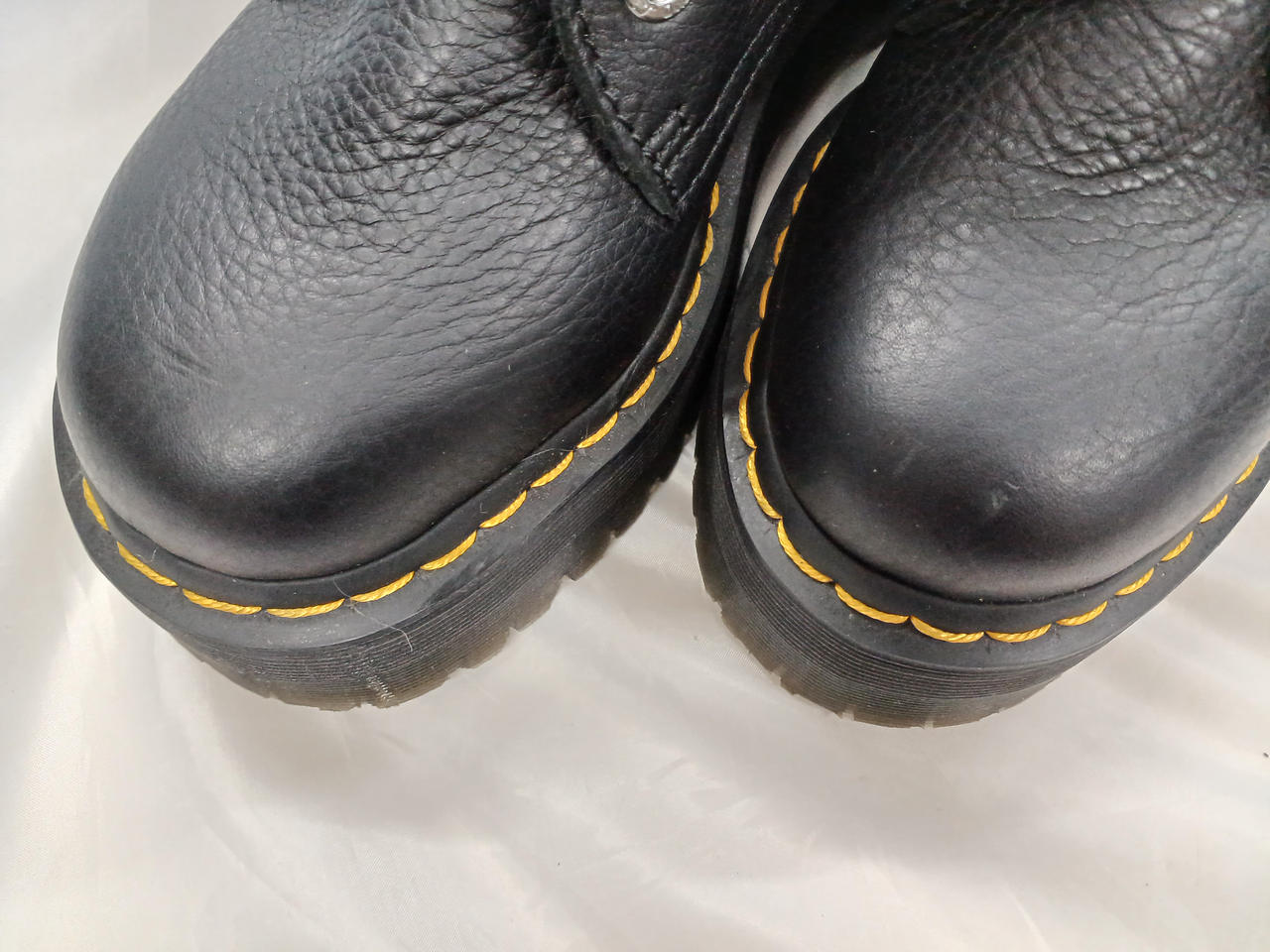 左足つま先キズ