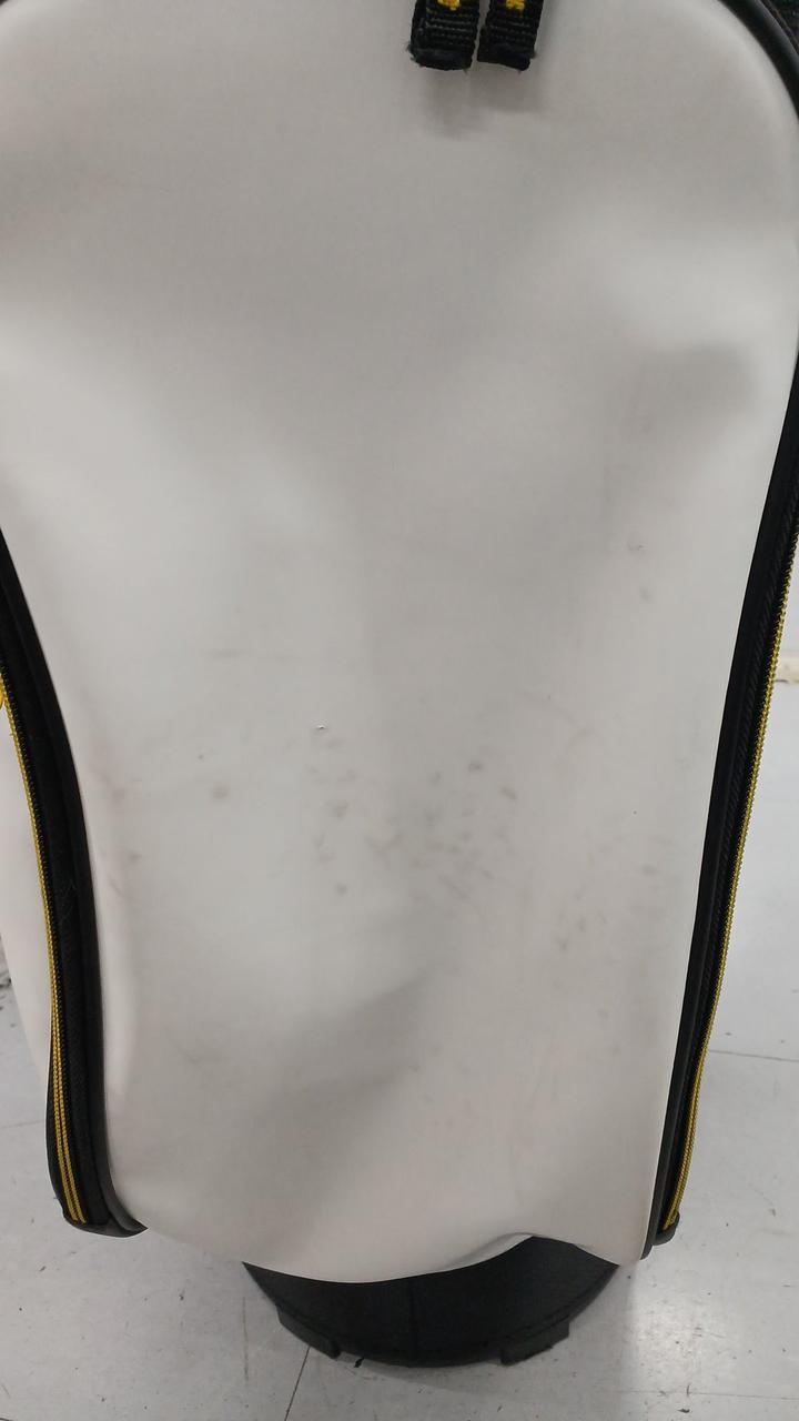 キャディバッグにシミあり