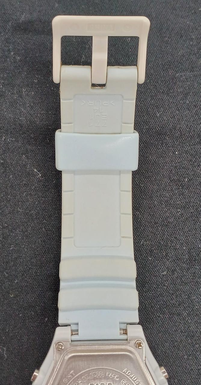 写真では写りづらい色褪せあり