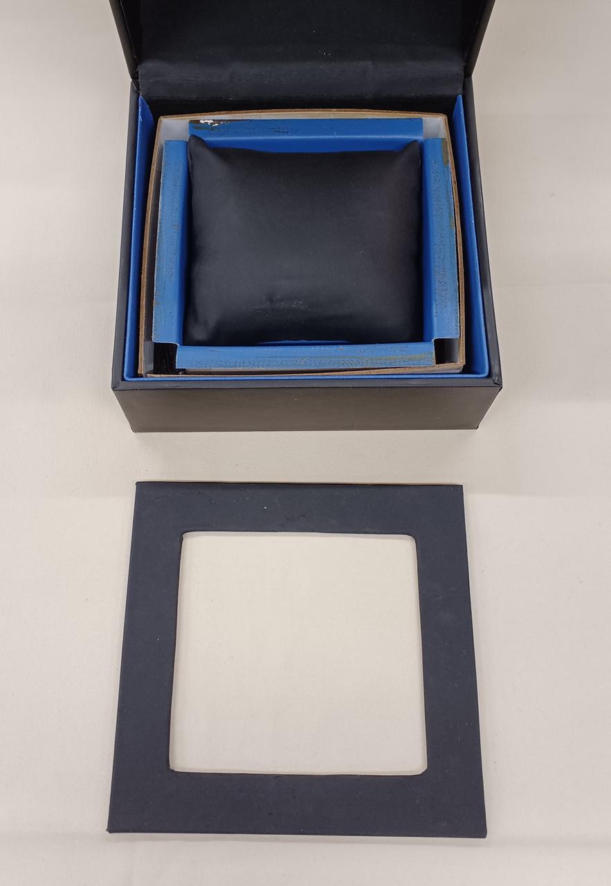 箱内部枠外れます