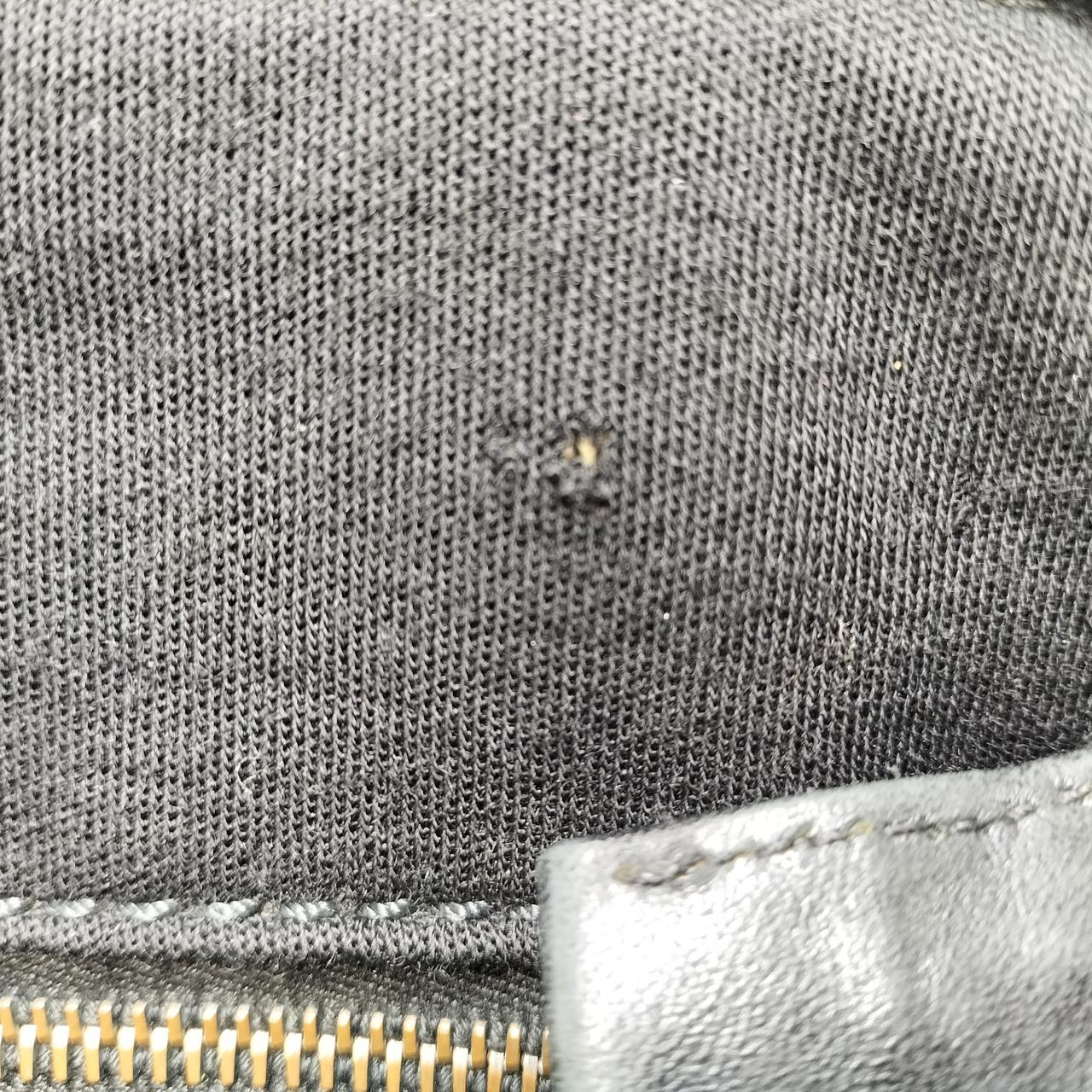 ちょっとだけ1.5mm位の穴が。