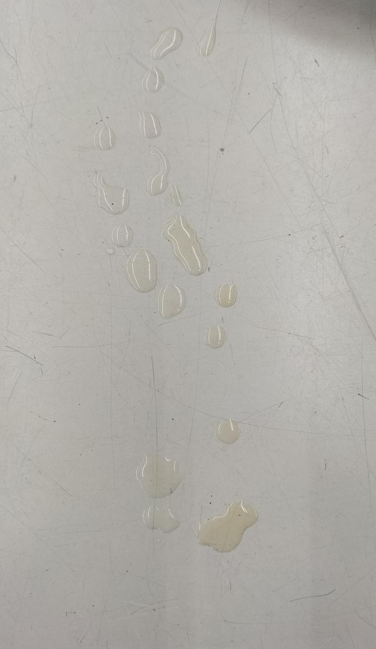 本体移動の際少したれます。