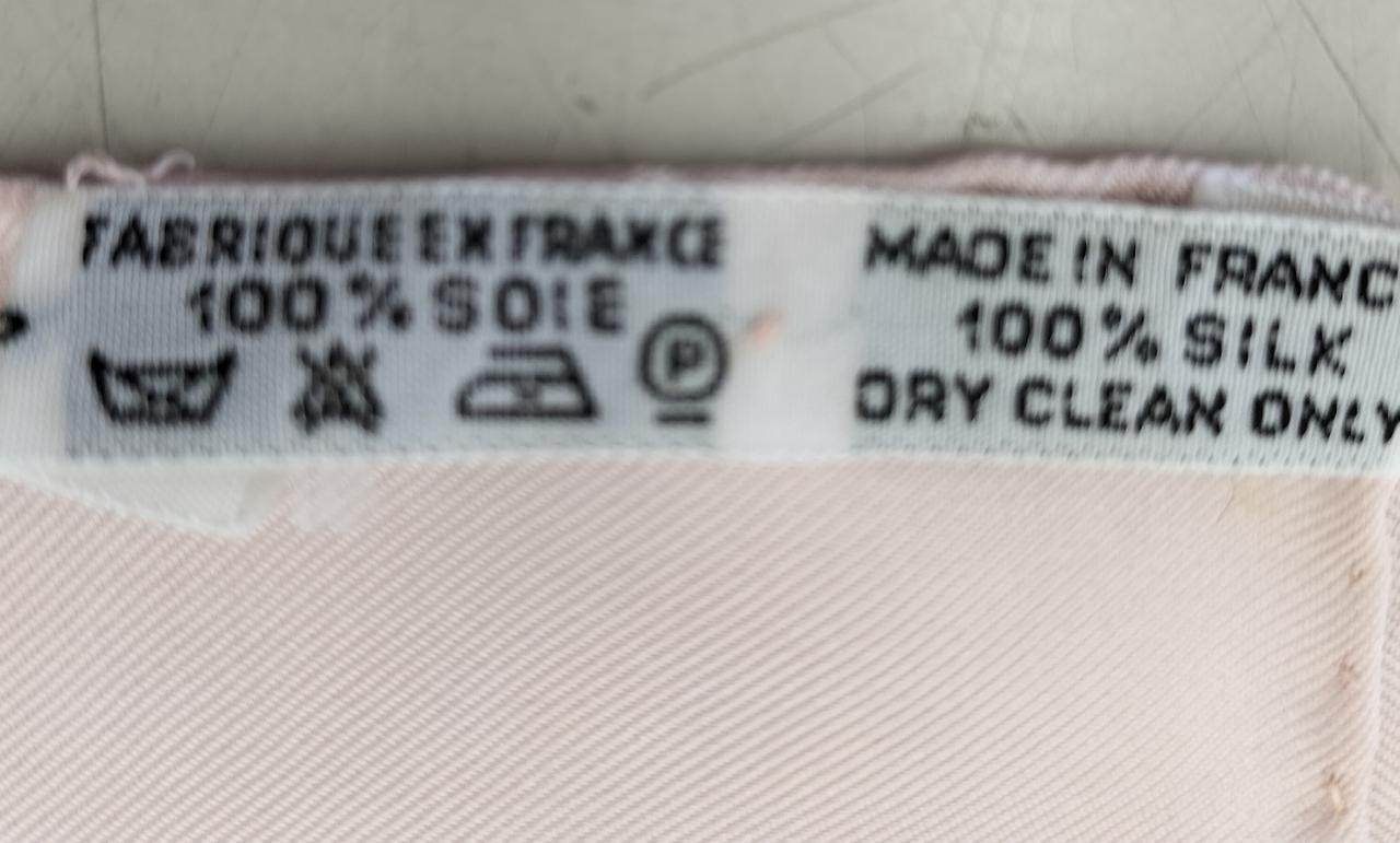 タグほつれあります。