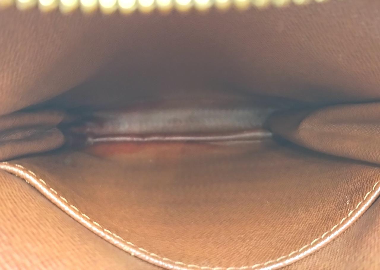 バッグ内キレイです。