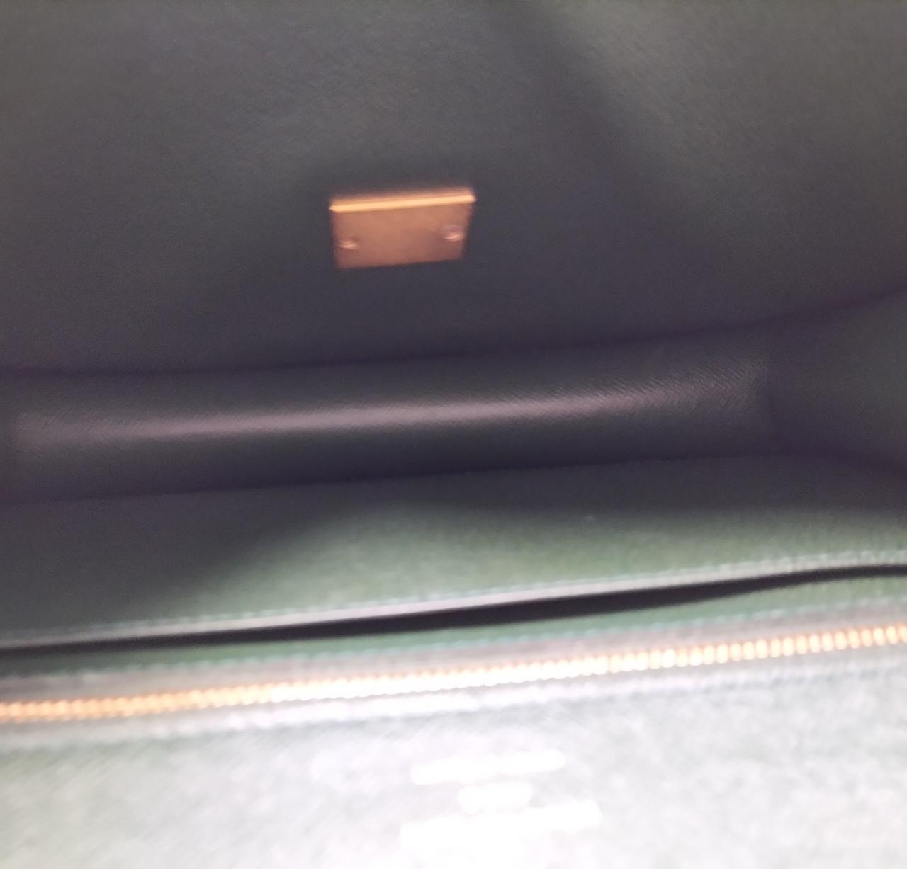 バッグ内も比較的キレイです。