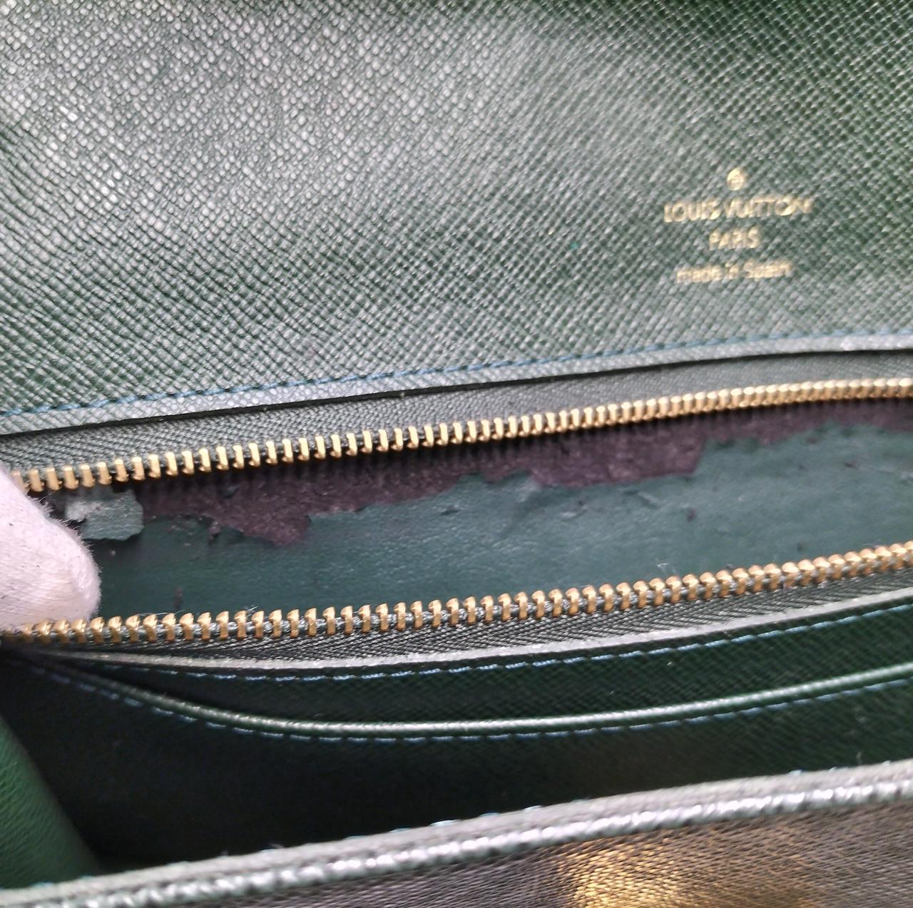 スライサー内ポケット破れあります。