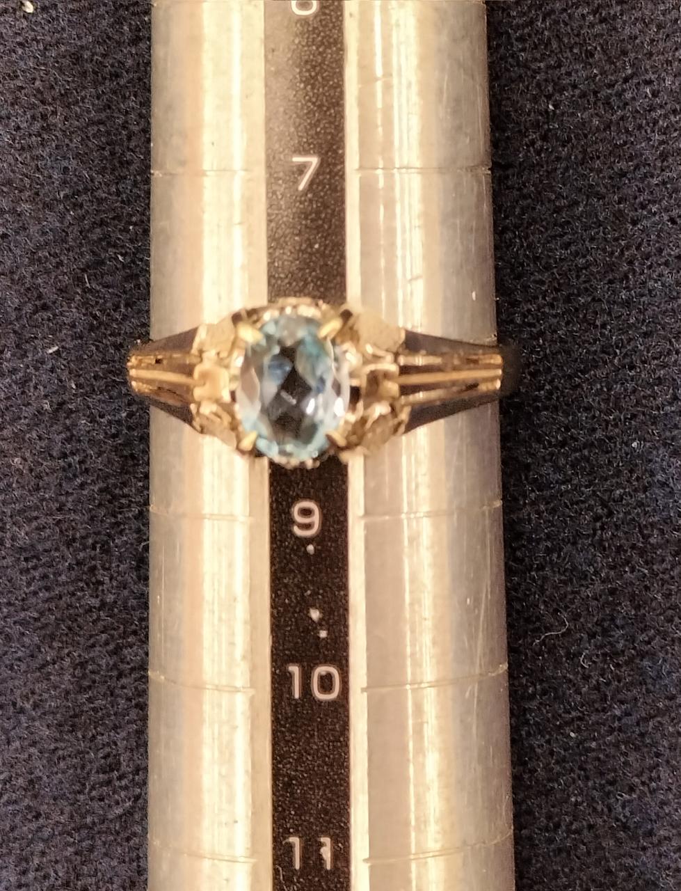 サイズは約8号。