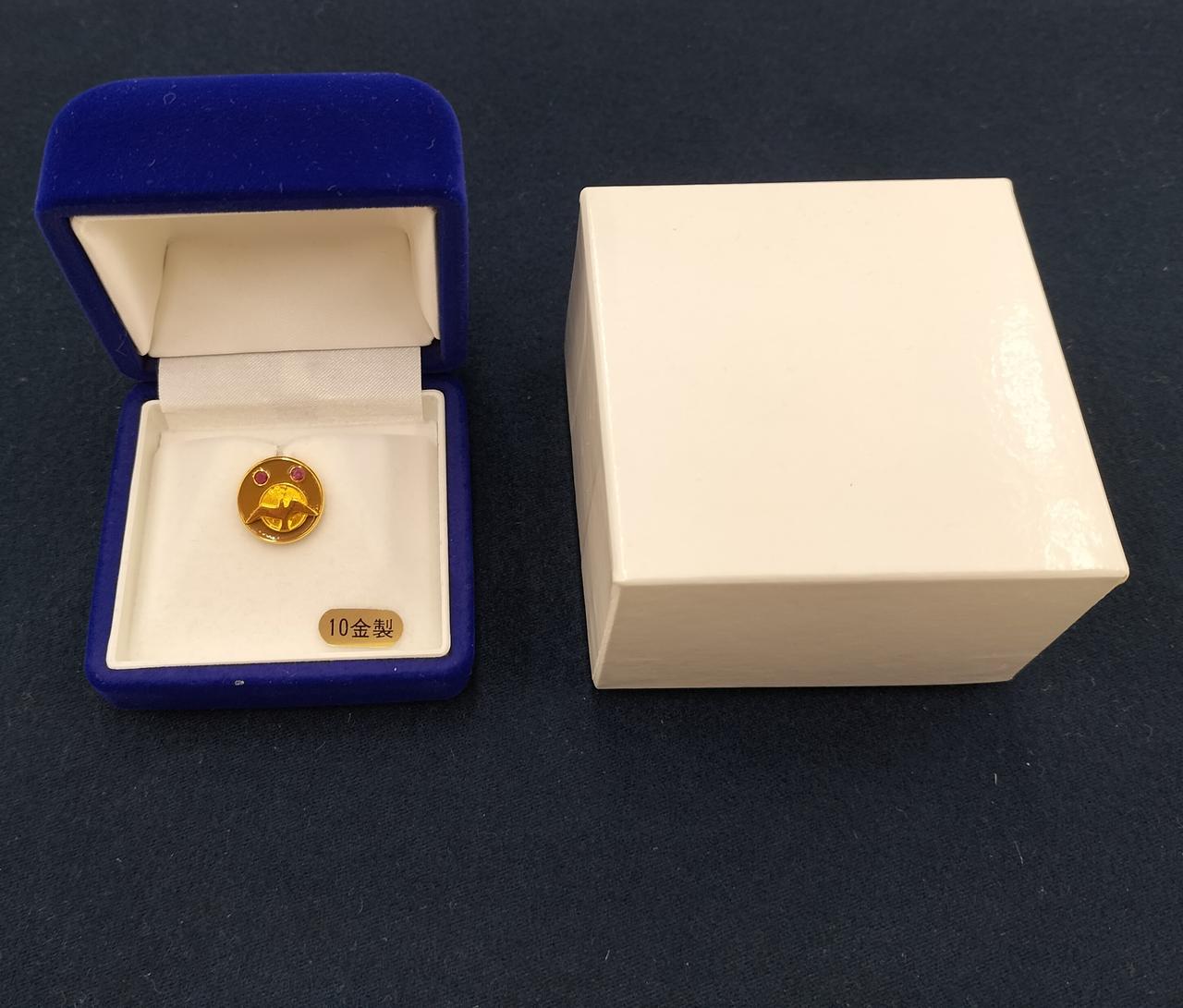 箱ケース付きです。