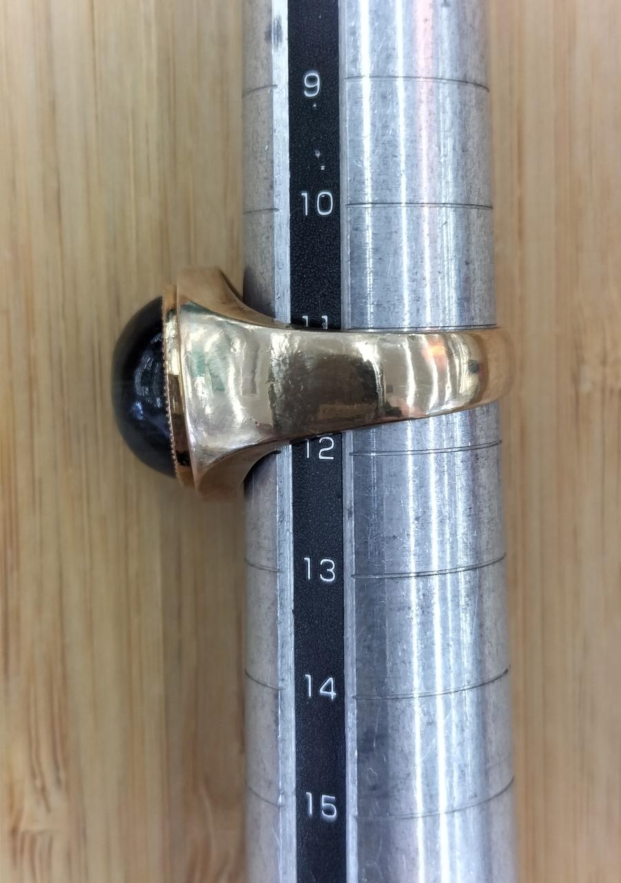 サイズは約11号。