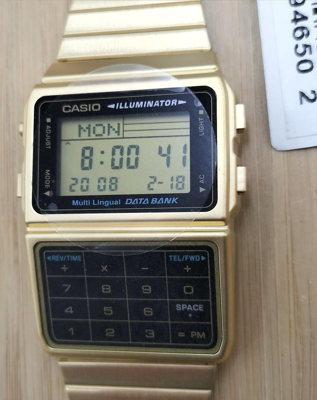 フィルム貼られたままです。