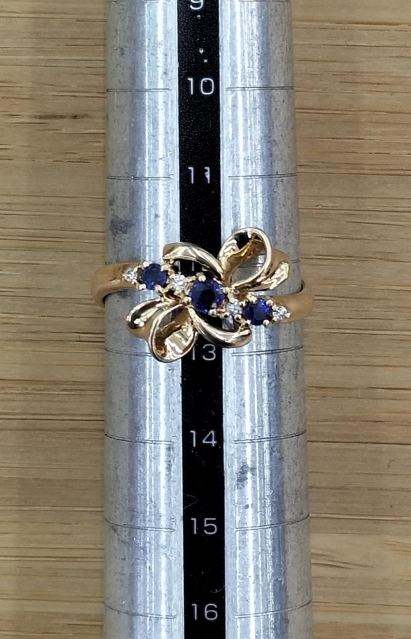 サイズは約12号。