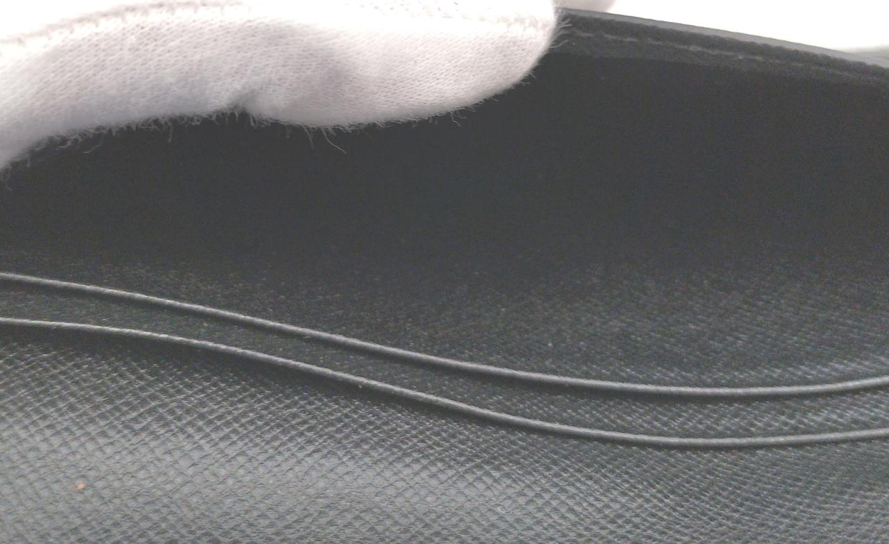 財布内もキレイです。