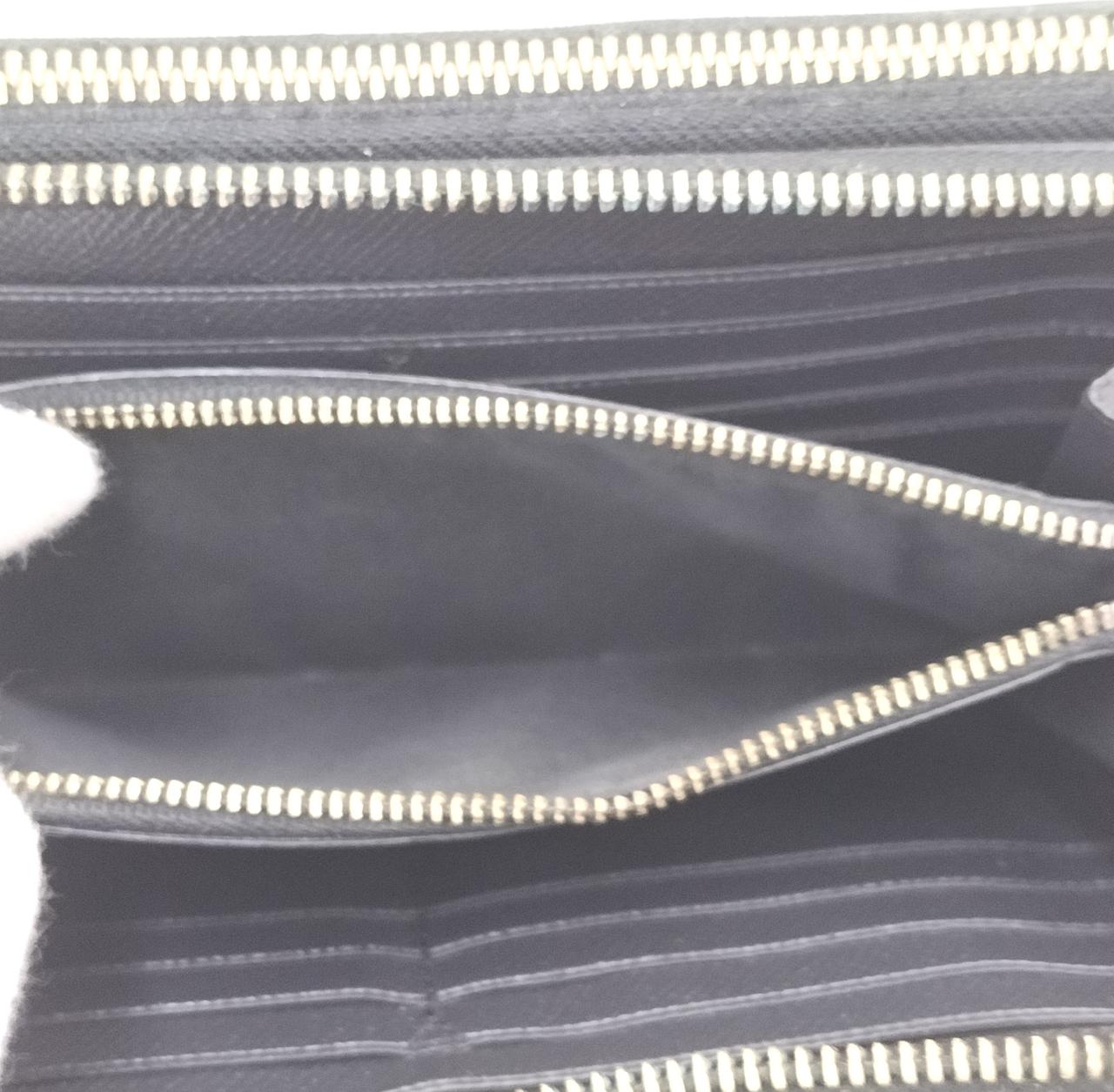 バッグ内は意外とキレイです。