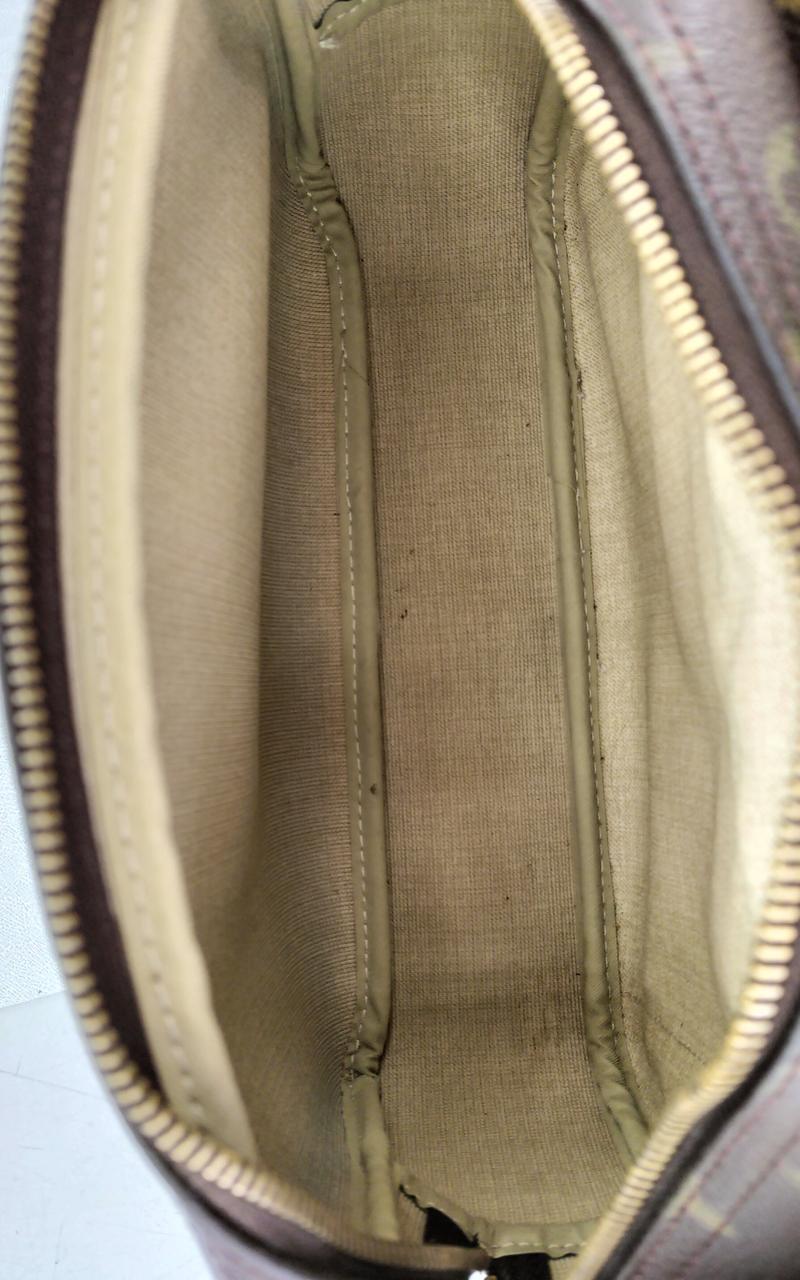 バッグ内汚れ少々。